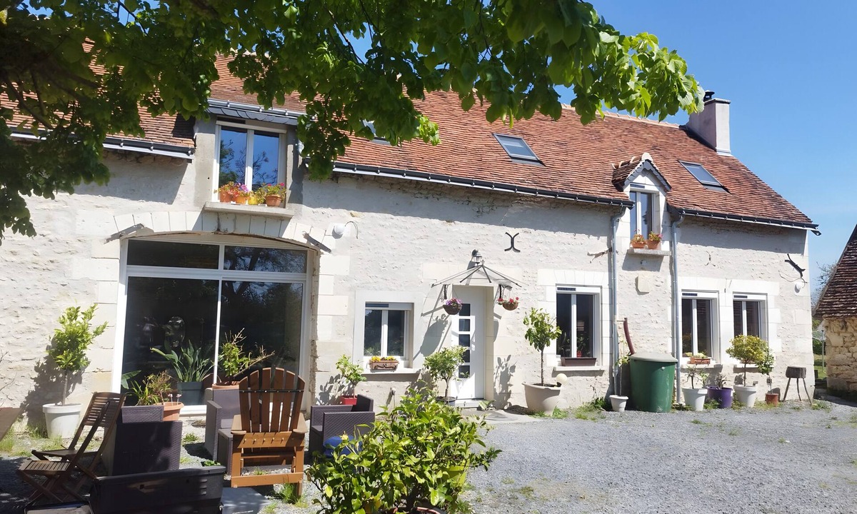 Villeloin-Coulange House | Gîte l'évasion: Peaceful Retreat Near Beauval Zoo with Beautiful Jacuzzi