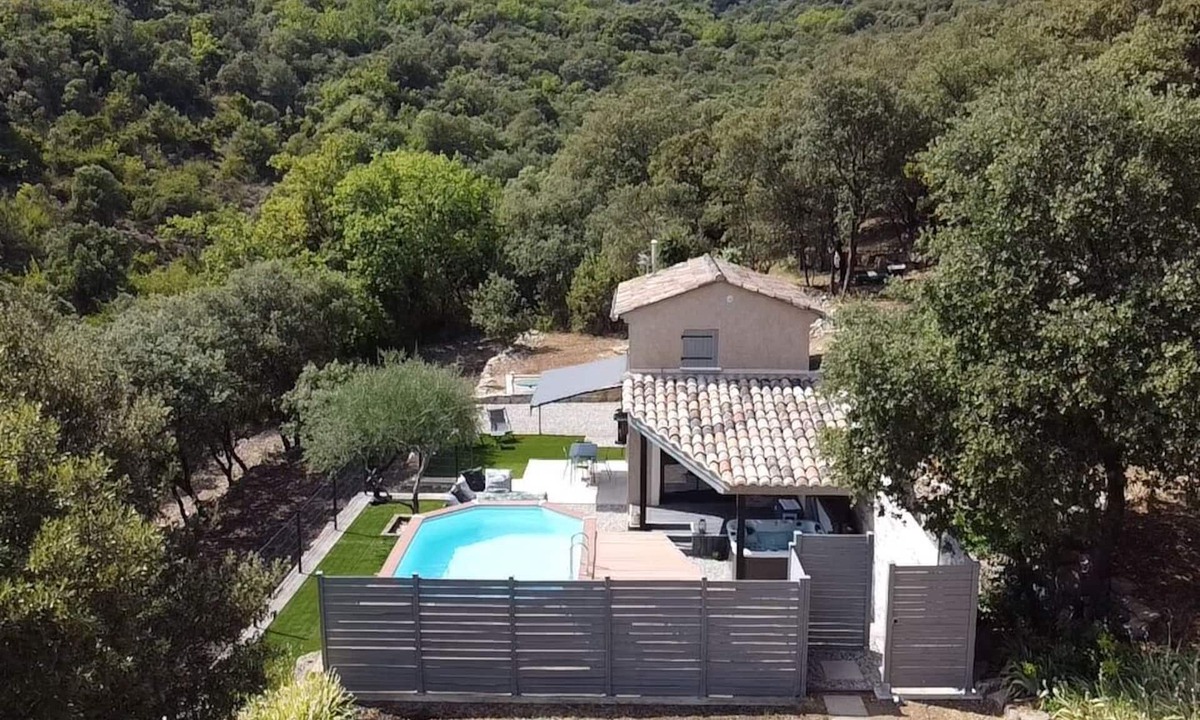 Laval-Pradel Cottage | Gîte L'escapade, Piscine et spa Privés !