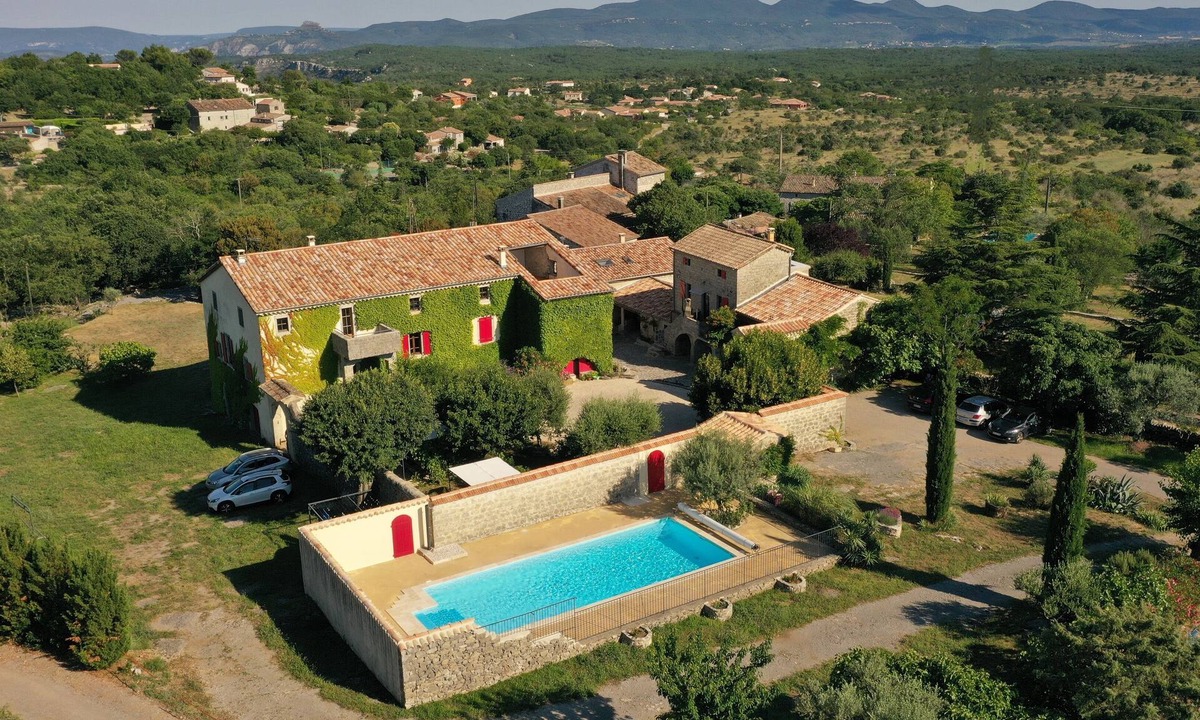 Joyeuse Cottage | Gîte * l'Escoussou 110 m², 3 rooms, charm, nature, heated pool, South Ardèche