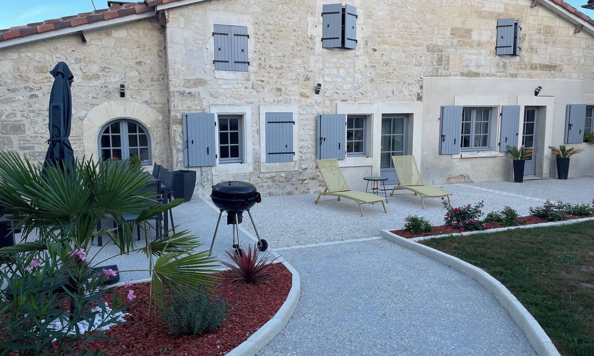 Saint-Meme-les-Carrieres Cottage | Gîte La Rive Gauche