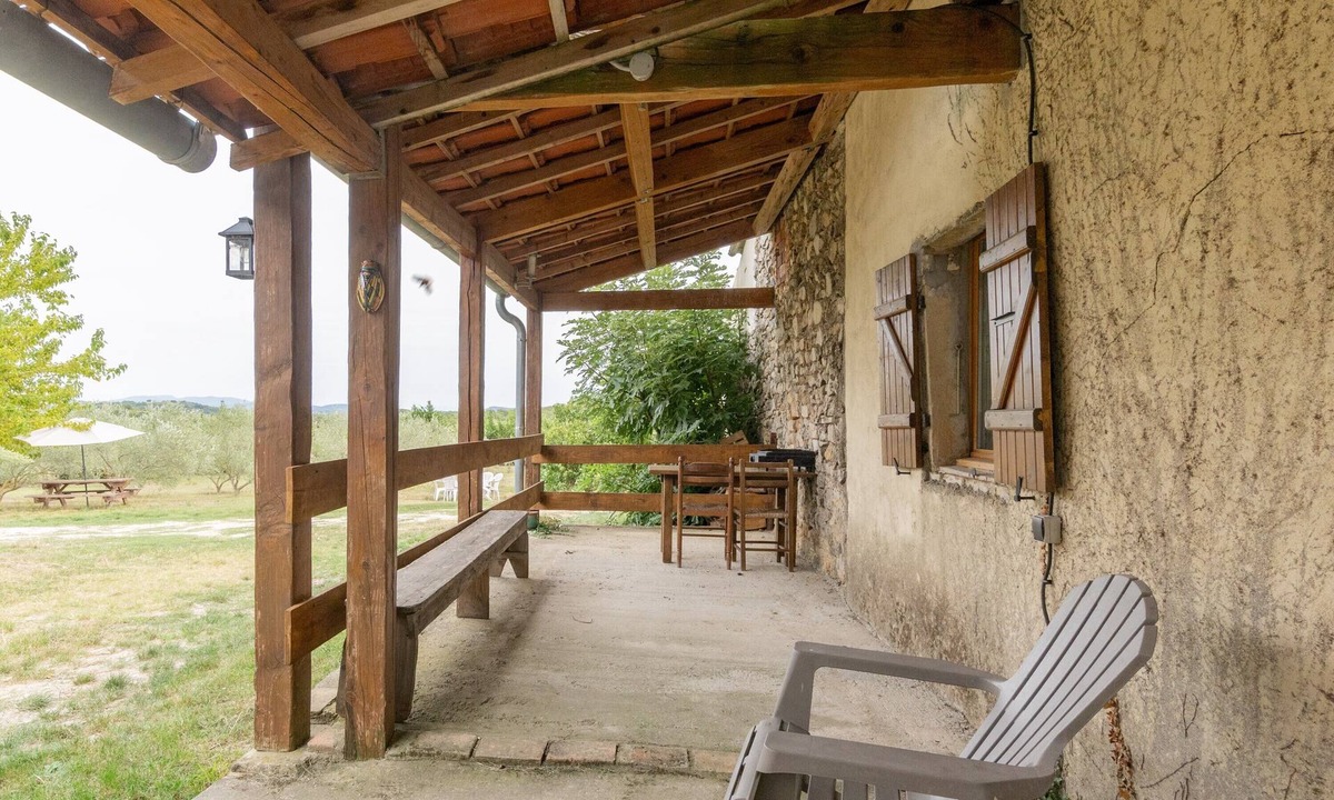 Bessas Cottage | Gîte 'La Bergerie - Le Mas De Peyraube' with Shared Pool, Communal Garden & Wi-Fi