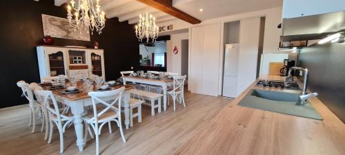 Sevremont House | Gîte La Ferme Du Mesnil
