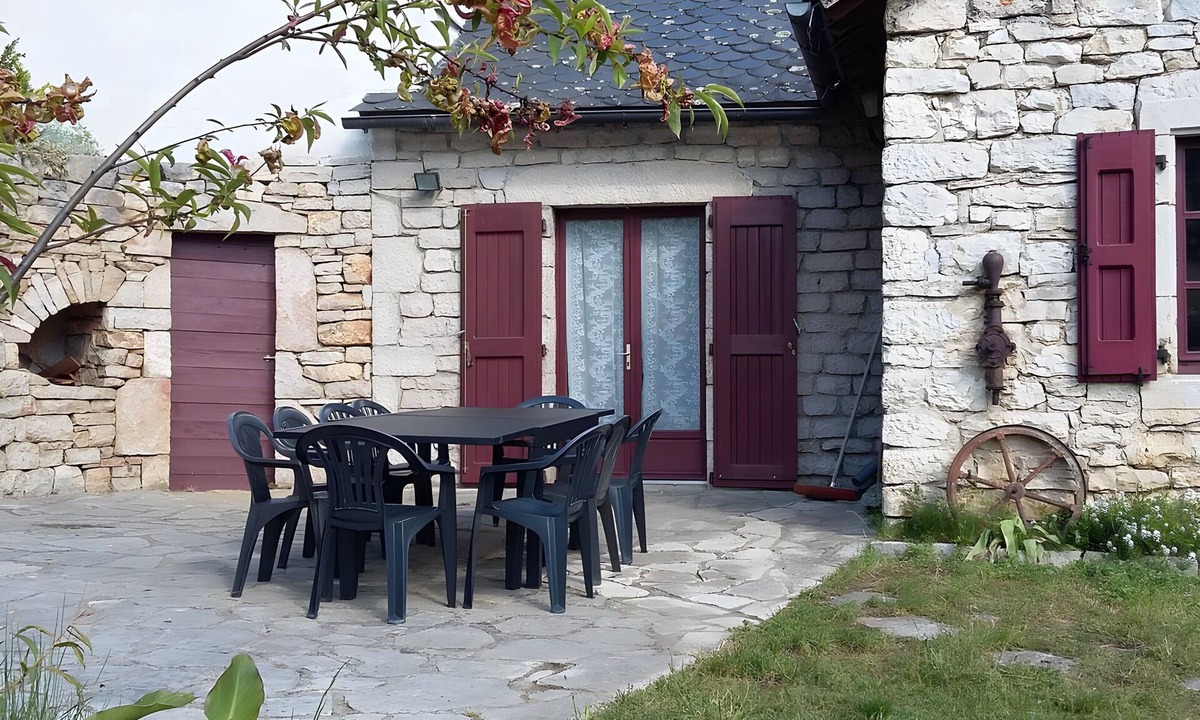 Sainte-Enimie House | Gîte “La Bélugue” in Ste-Enimie: Mountain View, Wi-Fi, Air Conditioning