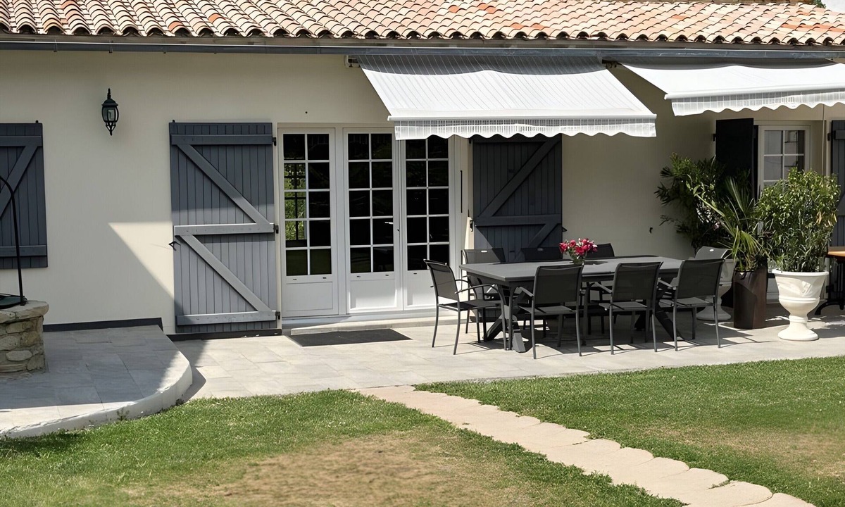 Saint-Michel-en-l'Herm House | Gîte La Bergerie – With Pool!