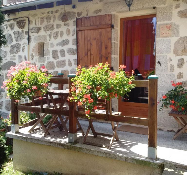 Saint-Pal-de-Chalencon House | Gîte LA GRANGE du Vialaron