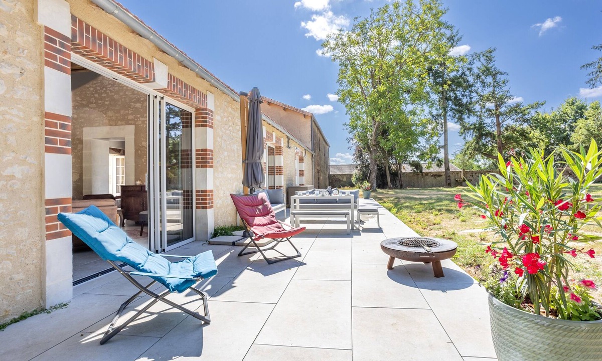 Sainte-Cecile Cottage | Gîte 'La Longère Near Puy du Fou' with Private Terrace, Shared Garden & Wi-Fi