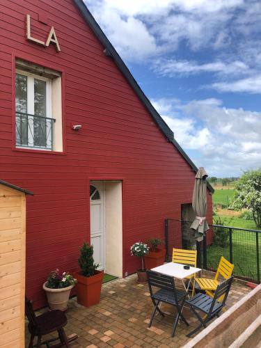 Saint-Aubin-d'Aubigne House | Gîte LA Maison LA