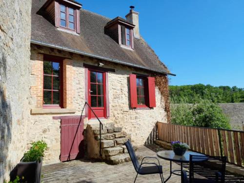 Saint-Benoit-du-Sault House | Gîte "La Petite"