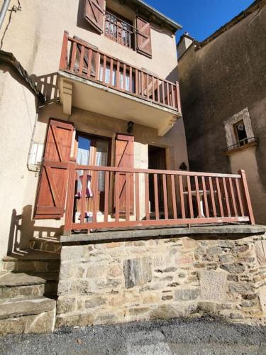 Segur House | gîte la tanière de claire