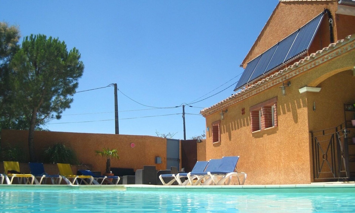 Montseret Bed & Breakfast | Gîte Le Cabanon, Avec Piscine Idéal 2 Adultes et 2 Enfants