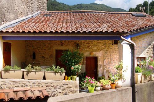 Saint-Fortunat-sur-Eyrieux House | Gîte Le Galta - Maison entiérement équipée, 2 chambres, Bain à remous, terrasse couverte privative près de la DOLCE VIA