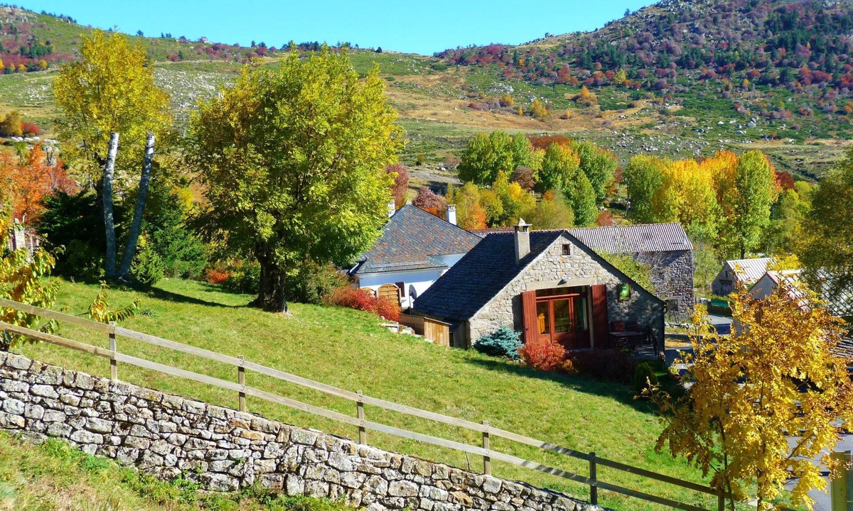 Pont-de-Montvert-Sud-Mont-Lozere House | Gîte Le Millepertuis 2/4 pers in Finiels