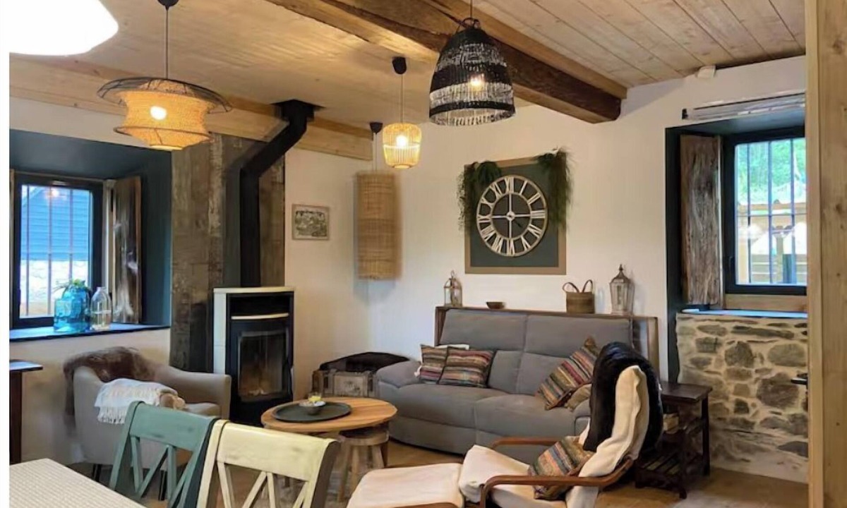 Aucun House | Gîte Le nid du moineau