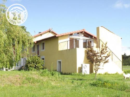 Sainte-Foy-Saint-Sulpice Apartment | Gîte Le Paradisier: Espace Intime pour 2, Animaux Acceptés, Terrasse - FR-1-496-47