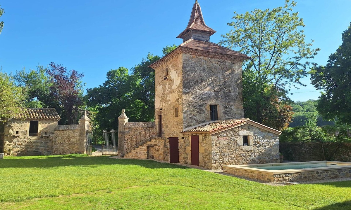 Varen House | Gîte le pigeonnier de la jalberterie