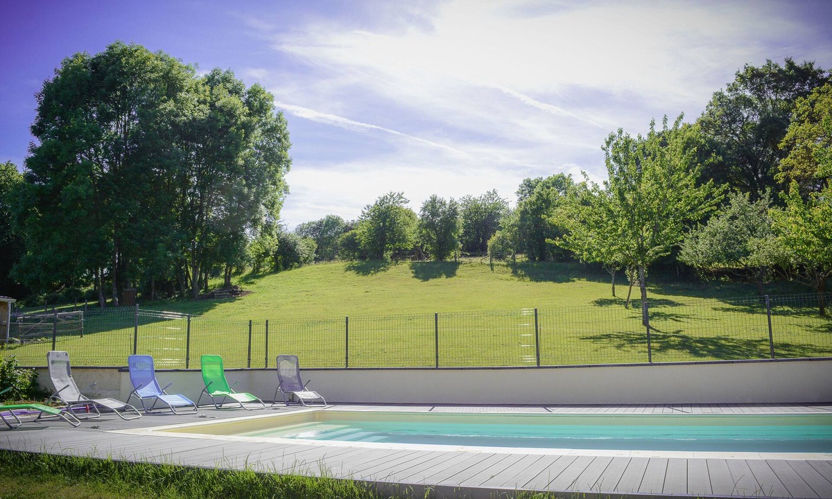 Favieres House | Gîte Le Répit with swimming pool