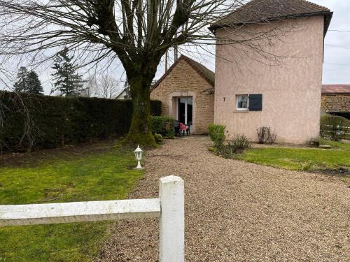 Champlecy House | Gîte Le tilleul