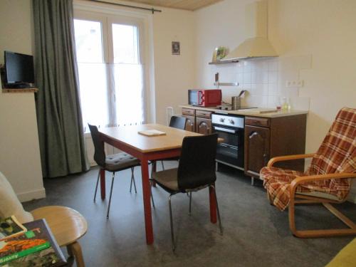 Orcival Apartment | Gîte les Bois - 45 m2