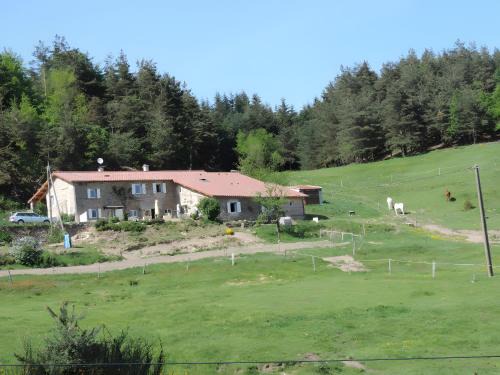 Saint-Julien-Labrousse House | Gîte Les Combes Claires