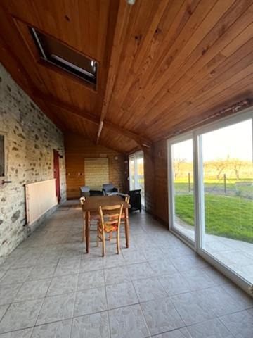 Pre-en-Pail House | Gîte "Les Faucons"