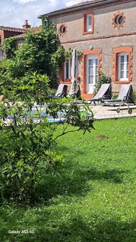 Frossay Apartment | Gîte LES HORTENSIAS 4 étoiles avec piscine