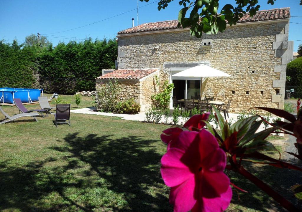 Thaims House | Gîte " Les Tourterelles"