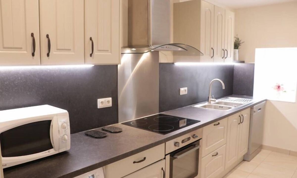 Doue-en-Anjou House | Gîte Les Vignes sleeps 6