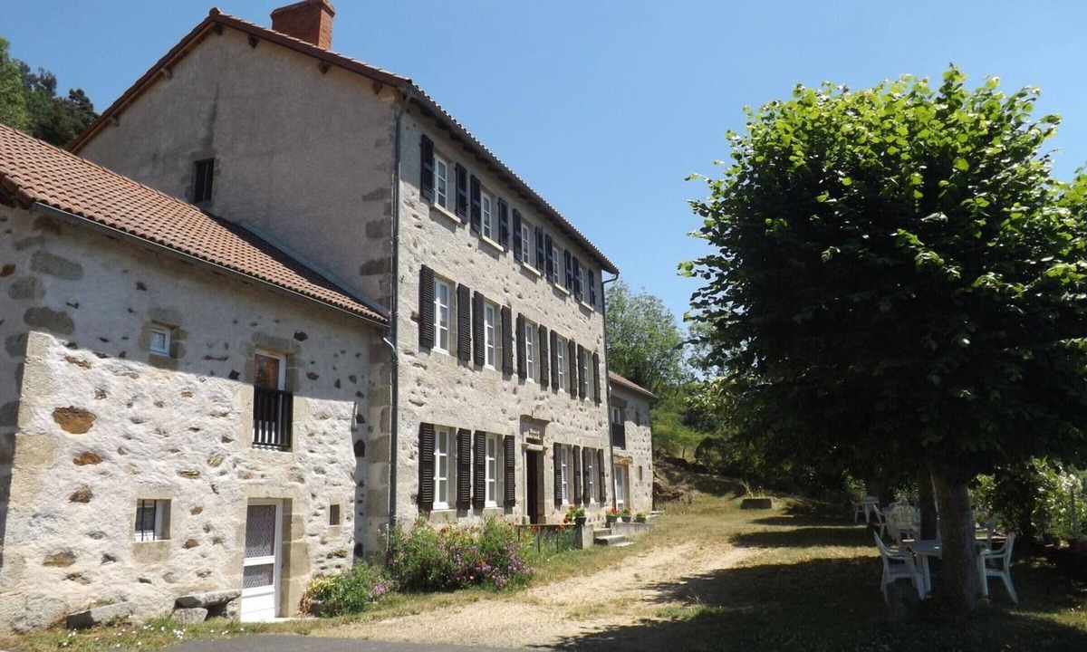 Lorcieres Cottage | Gîte Margeride 2 pers, pets allowed, TV, BBQ, kitchen, optional sheets