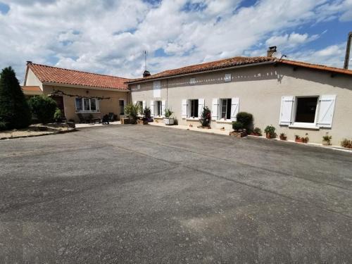 Bressuire House | Gîte Natura Bella