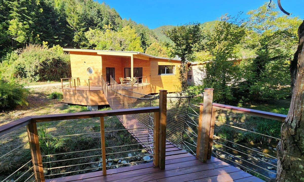 Joncels House | Gîte near Lac du Salagou in Hérault. Dragonfly lodge in the heart of nature