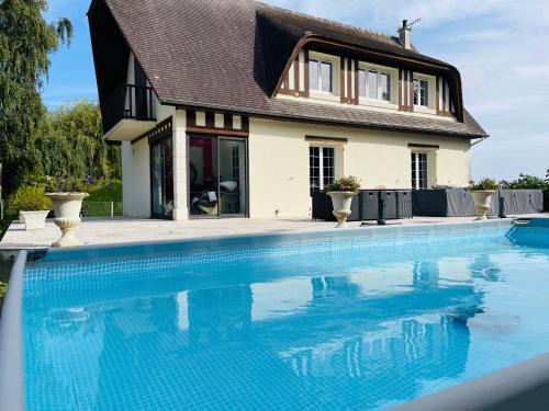 Conde-sur-Seulles House | Gîte normand climatisé avec piscine privée