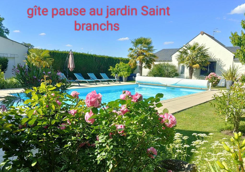 Saint-Branchs House | Gîte Pause au jardin piscine chauffée