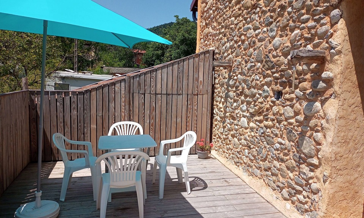 Fougax-et-Barrineuf Apartment | Gîte Peyroutous in Ariège