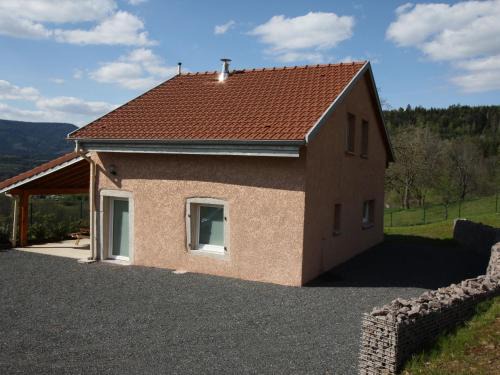 Combrimont House | Gîte pour 4 avec terrasse couverte, parking privé et animaux acceptés - FR-1-589-367