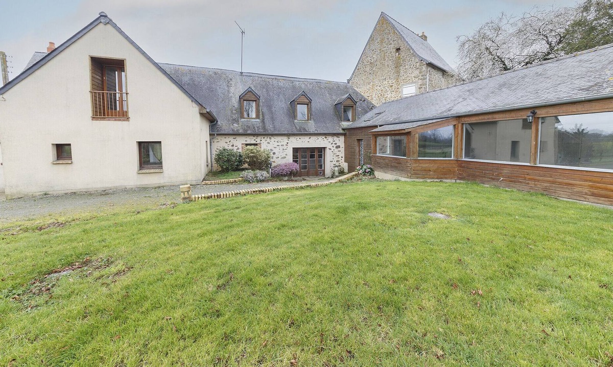 Maisoncelles-du-Maine Cottage | Gîte pour 16 pers avec piscine - Maisoncelles