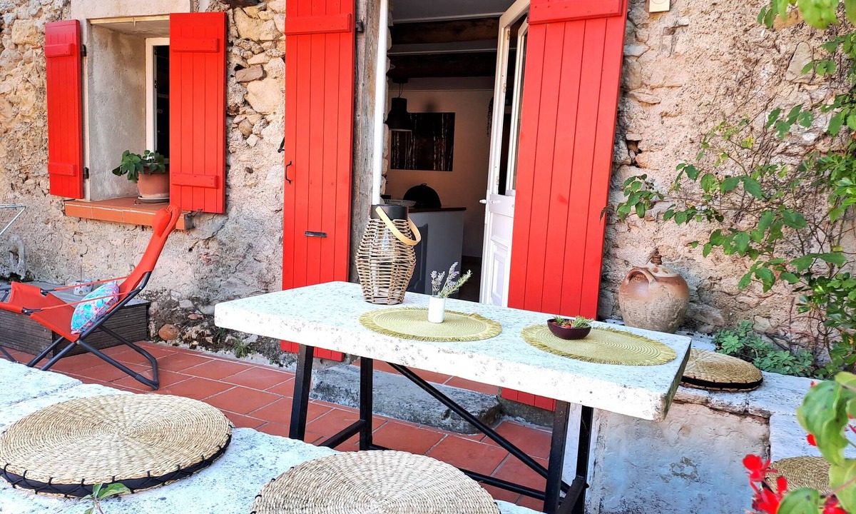 Lignairolles Cottage | Gîte private terrace, swimming pool, nature