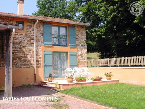 Montagny House | Gîte rénové à Montagny, terrasse, parking - FR-1-496-201