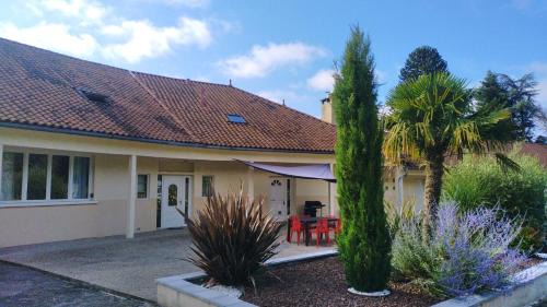 Compreignac House | gîte résidence de la fontaine à Compreignac