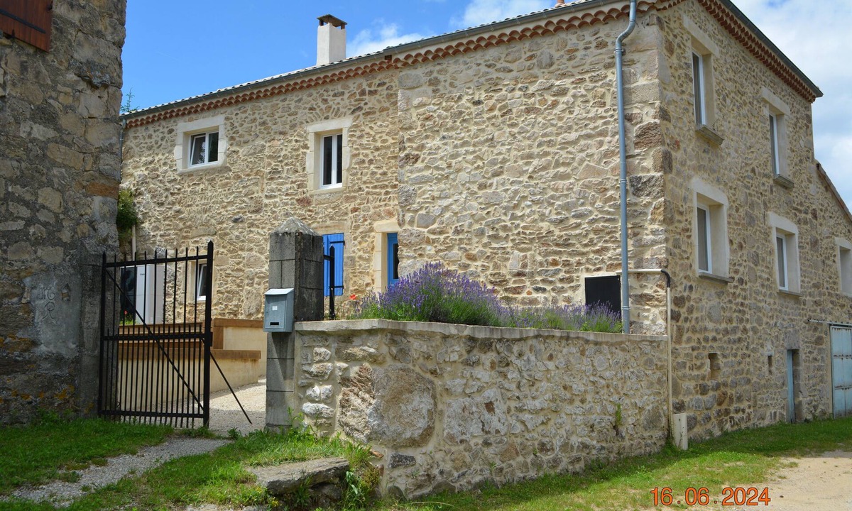 Gilhoc-sur-Ormeze House | Gîte rental in Ardèche