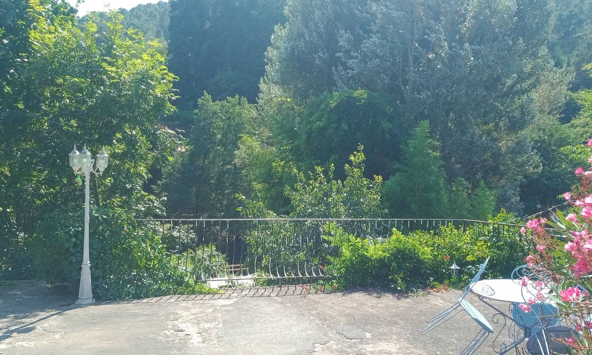 Lasalle Apartment | Gîte Rural Avec Terrasse et Piscine Près de la Rivière