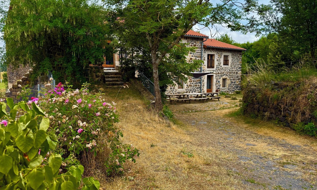 Arlempdes House | Gîte rural de Groupe - 3 épis " L'estaou " - 15 pers (19 sleeps) - Ecogîte