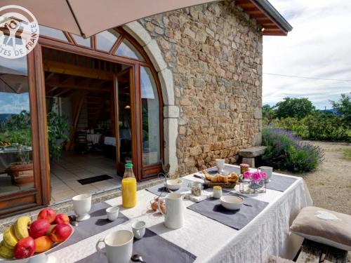 Les Salles House | Gîte rustique 6 pers avec cheminée et grand jardin, animaux acceptés - FR-1-496-61