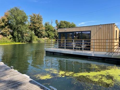 Bennecourt Boat Rental | Gîte Seine & Nature Le Bâbord