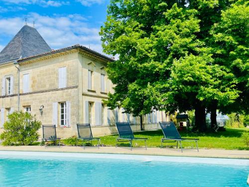 Cubzac-les-Ponts House | Gîte & Spa Château Lagrange les Tours