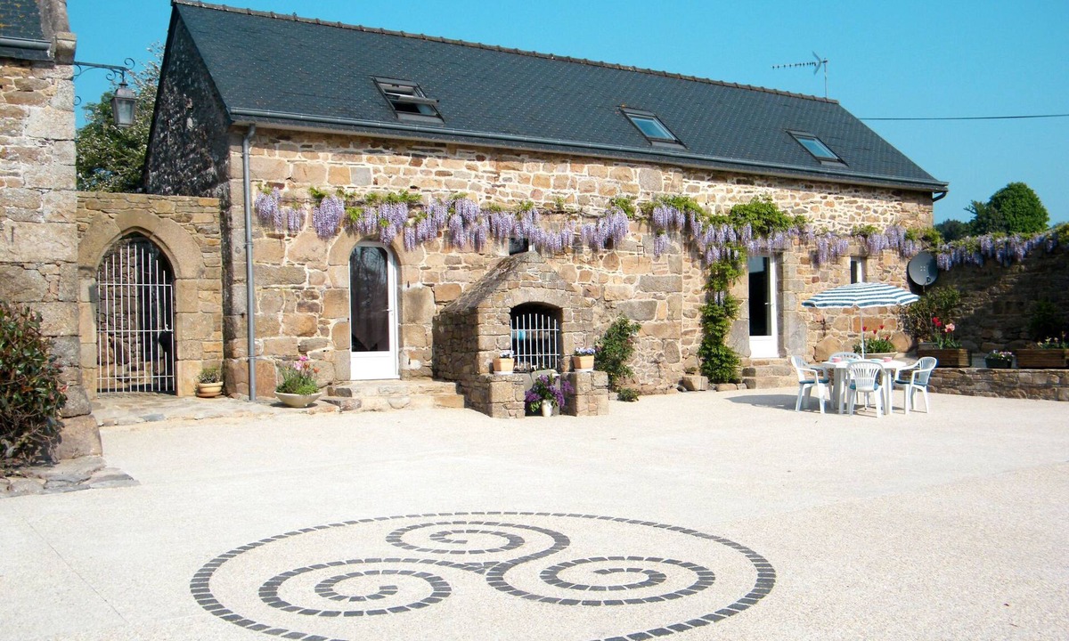 Ploumilliau House | Gîte Triskell by Interhome