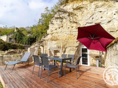 Les Ulmes House | Gîte troglodyte unique avec jacuzzi, billard et jardin, près de Doué La Fontaine et Saumur - FR-1-622-69