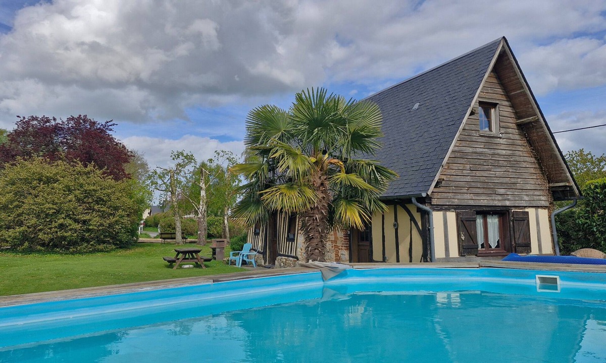 Fatouville-Grestain House | Gîte Vanille for 2–3 Guests, Near Honfleur with Pool