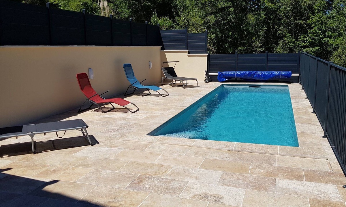 Les Assions Other | Gîtes Avec Piscine Entrée Séparée Étage Climatisé