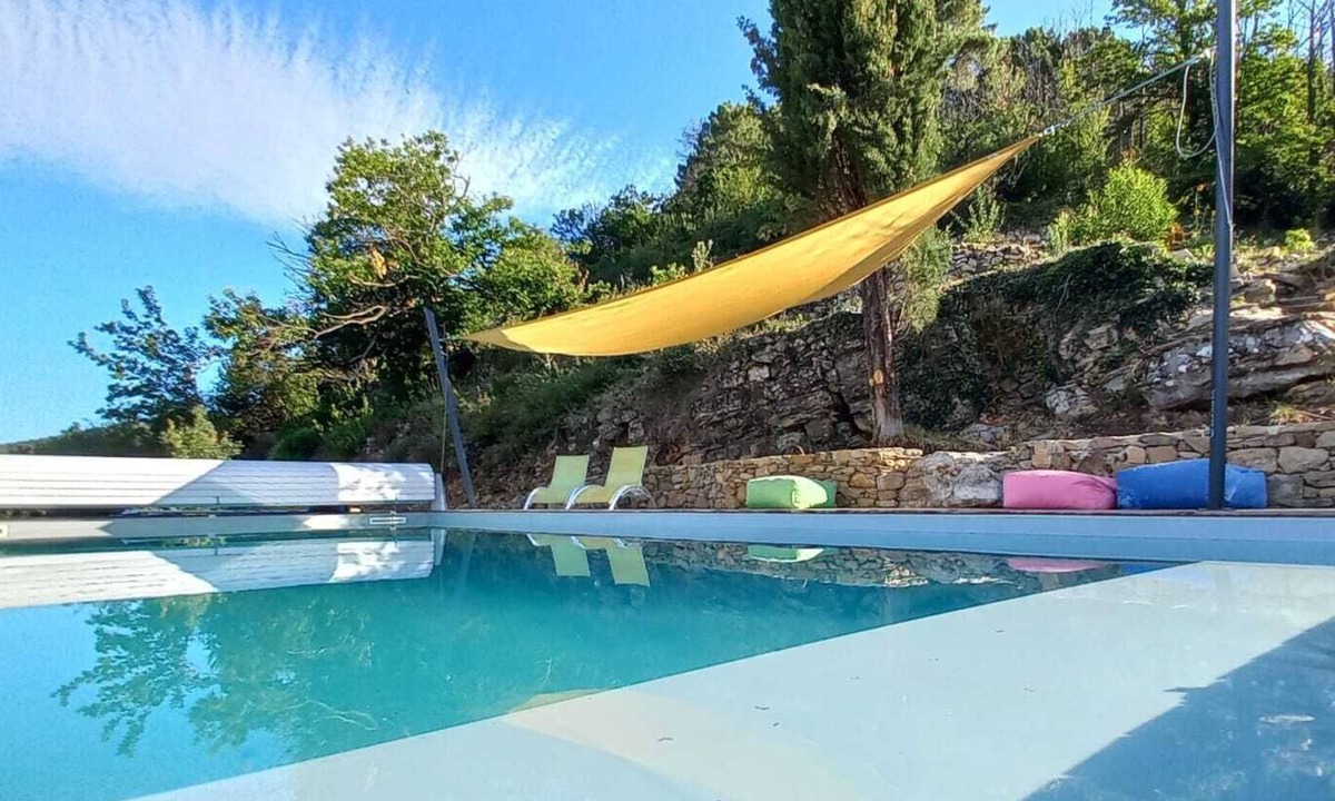Castillon Cottage | Gîtes en Pleine Nature Dans un Hameau Authentique. Vue Exceptionnelle.piscine