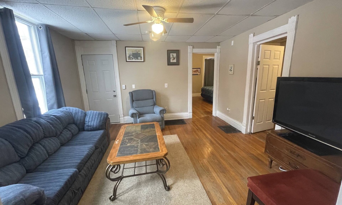 Syracuse House | (G1) 3 bdrm near Syracuse University and Destiny Mall!